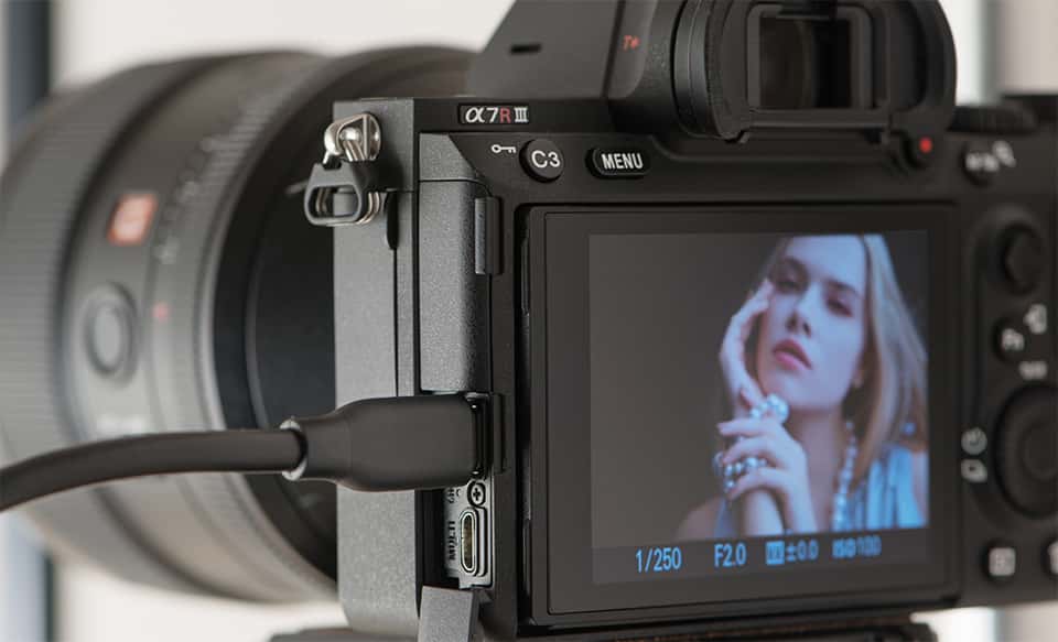 Cameră Alpha 7R III Full Frame de 35 mm și focalizare automată