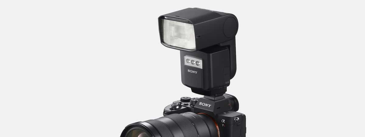 Cameră Full Frame α7R IV, cu obiectiv de 35 mm și rezoluție de 61